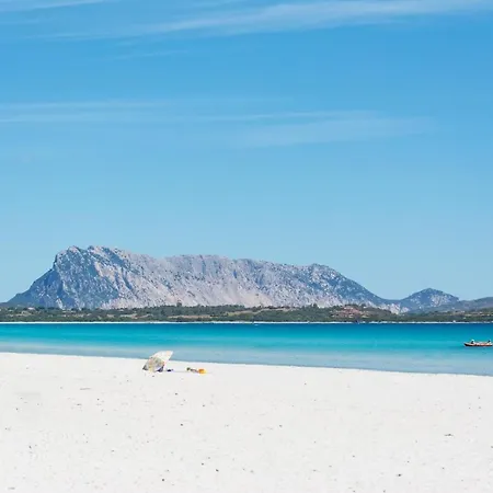Santeodorohouse & * San Teodoro (Sardinia)